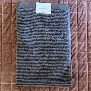 Matouk Gray Ribbed Aman Hand Towel